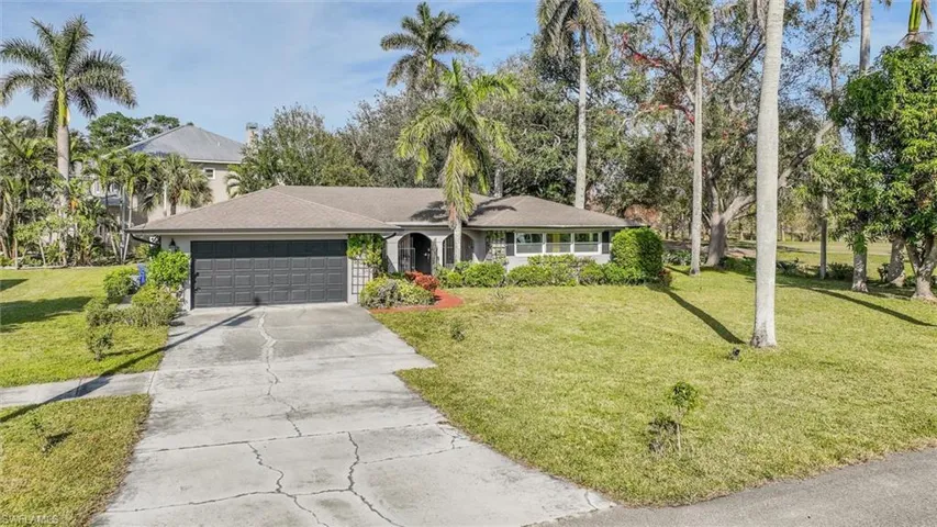 1575  Olmeda  WAY, Fort Myers, FL 33901
