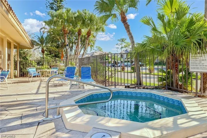219 Fox Glen Dr 1107, Naples, Florida 34104