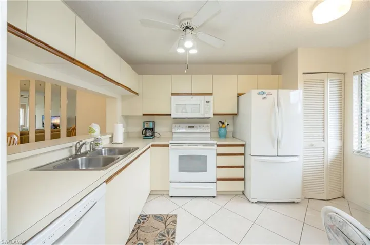 5950  Amherst  DR, Naples, FL 34112