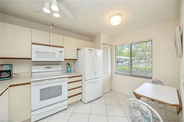 5950  Amherst  DR, Naples, FL 34112