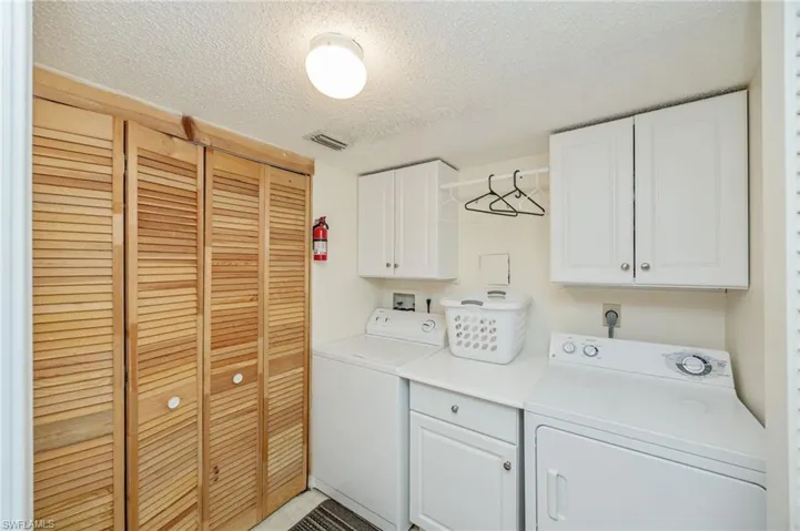 5950  Amherst  DR, Naples, FL 34112
