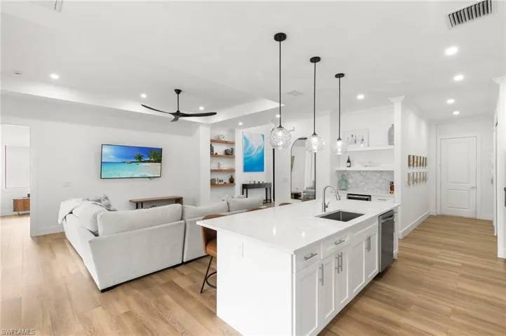 223 1st St Sw, Naples, Florida 34117