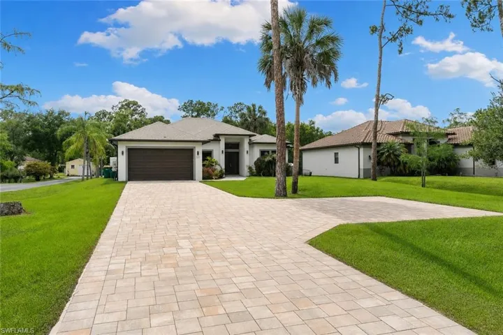 223 1st St Sw, Naples, Florida 34117