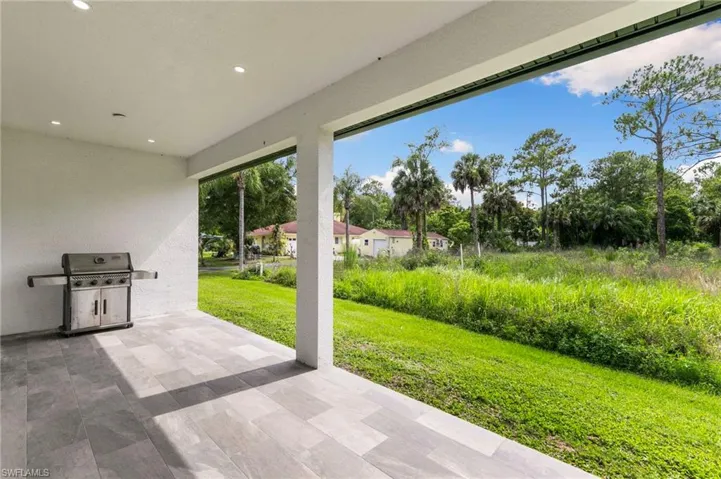 223 1st St Sw, Naples, Florida 34117