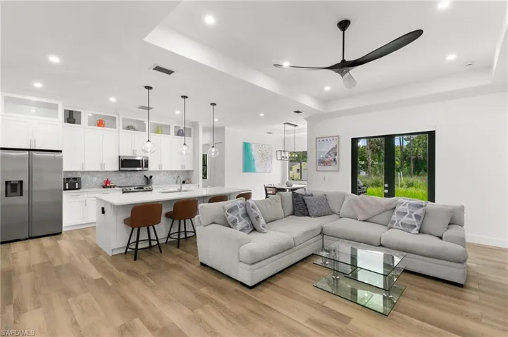 223 1st St Sw, Naples, Florida 34117