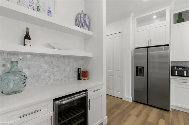223 1st St Sw, Naples, Florida 34117