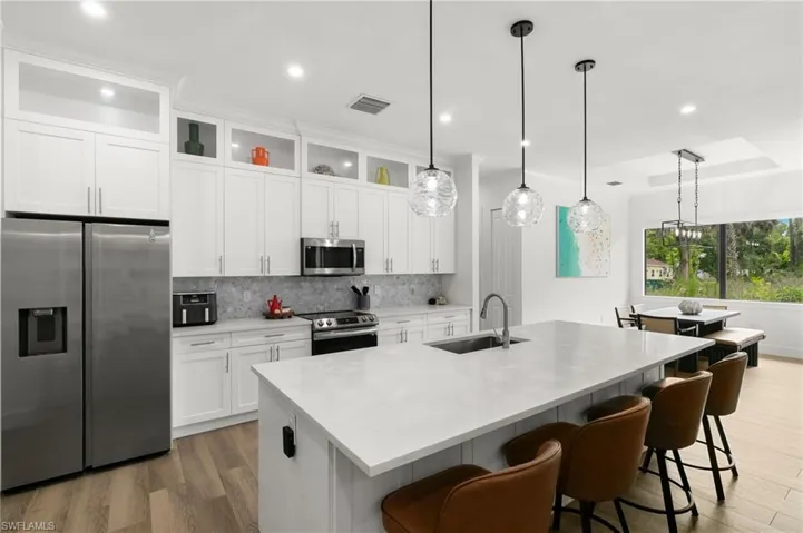 223 1st St Sw, Naples, Florida 34117