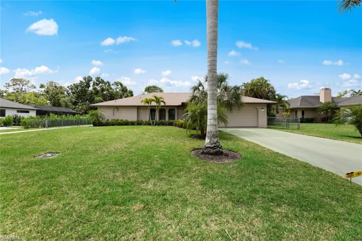 Large yard, long driveway