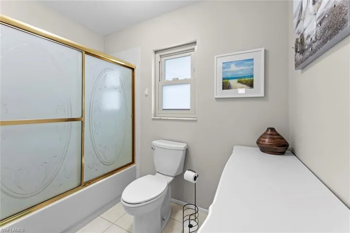 Master Bath tub/shower