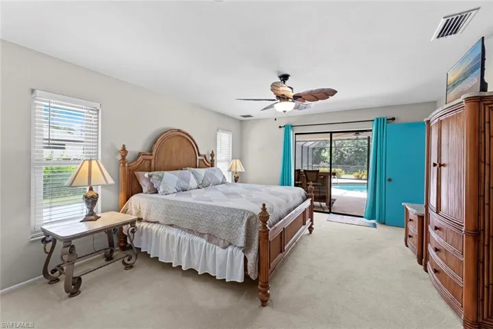 Master bedroom w/lanai access