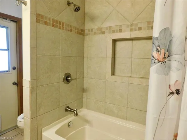 17150 Laurelin Ct, North Fort Myers, Florida 33917