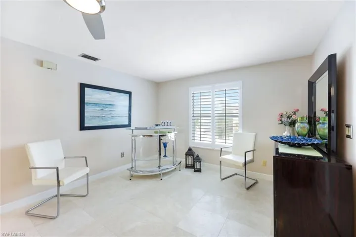 Kitchen eating area or den/sitting room