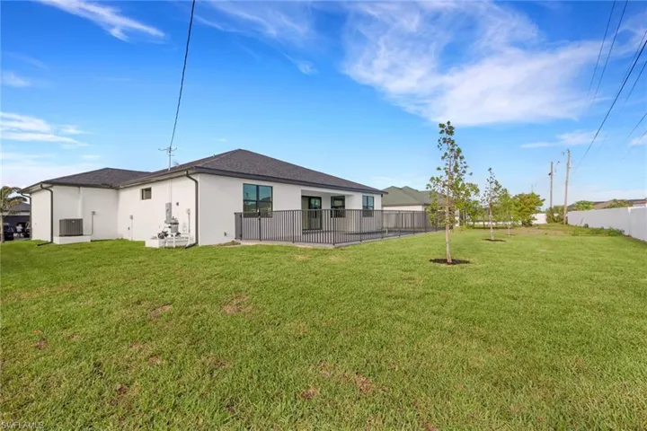 411 Ne 7th Ter, Cape Coral, Florida 33909