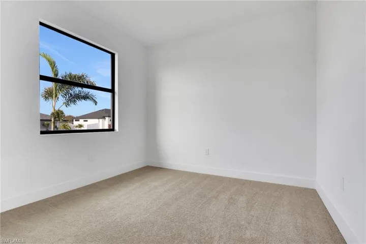 411 Ne 7th Ter, Cape Coral, Florida 33909