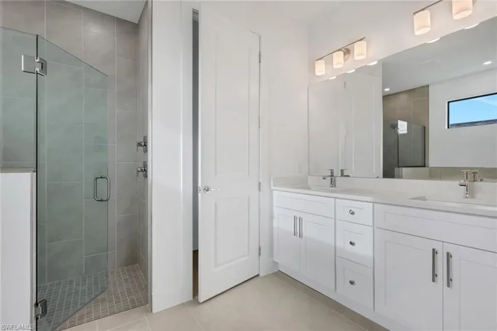 411 Ne 7th Ter, Cape Coral, Florida 33909