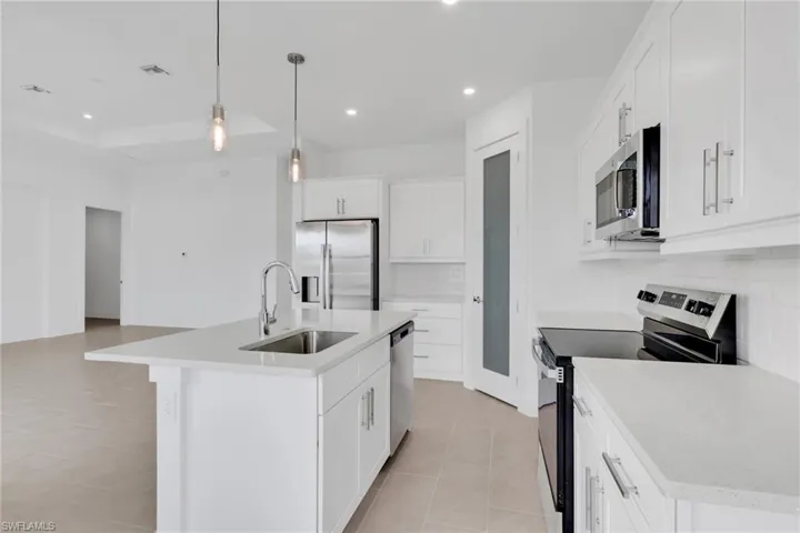 411 Ne 7th Ter, Cape Coral, Florida 33909