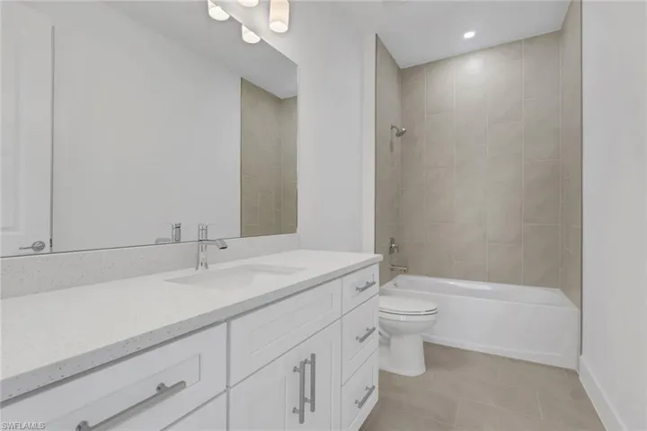411 Ne 7th Ter, Cape Coral, Florida 33909