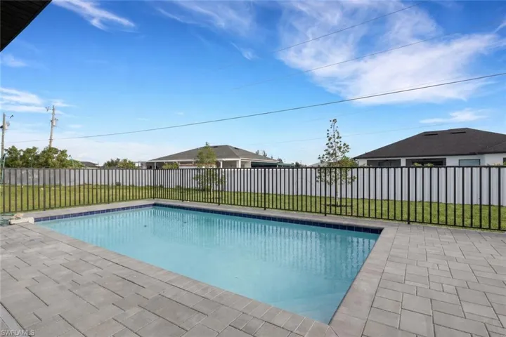 411 Ne 7th Ter, Cape Coral, Florida 33909