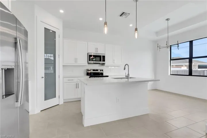 411 Ne 7th Ter, Cape Coral, Florida 33909