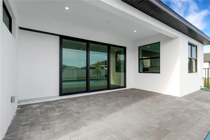 411 Ne 7th Ter, Cape Coral, Florida 33909