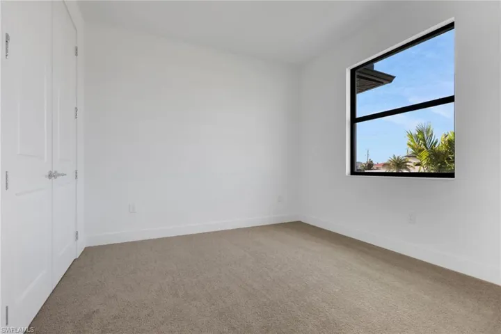 411 Ne 7th Ter, Cape Coral, Florida 33909