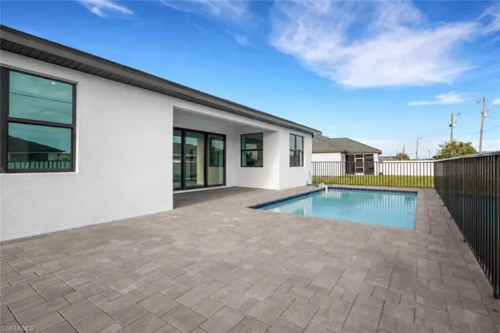 411 Ne 7th Ter, Cape Coral, Florida 33909