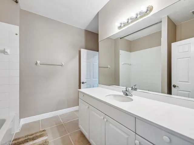 13860  Avon Park  CIR, Fort Myers, FL 33912