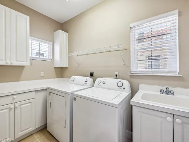 13860  Avon Park  CIR, Fort Myers, FL 33912