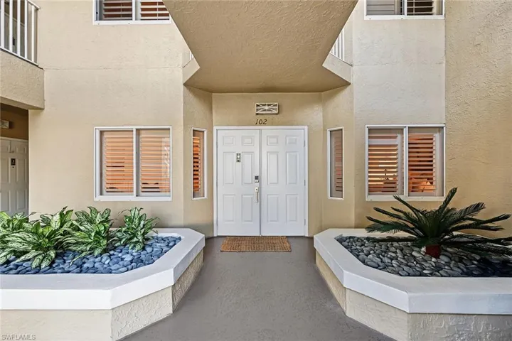 7741 Pebble Creek Cir 102, Naples, Florida 34108