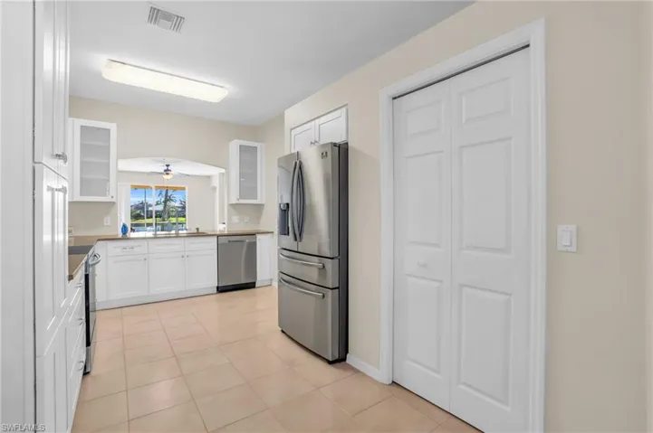 LARGE PANTRY