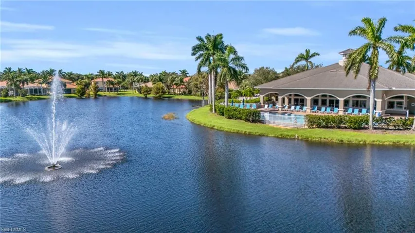 BEAUTIFUL CLUBHOUSE SETTING...