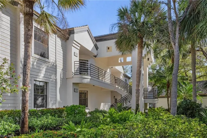 Sought after Oakwood Carriage Home