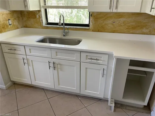 Kitchen unit 304