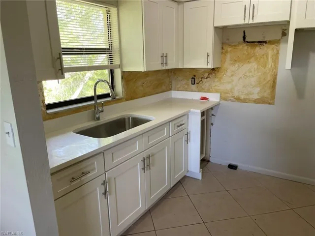 Kitchen unit 304