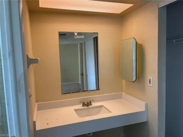 Bathroom Vanity Unit 306