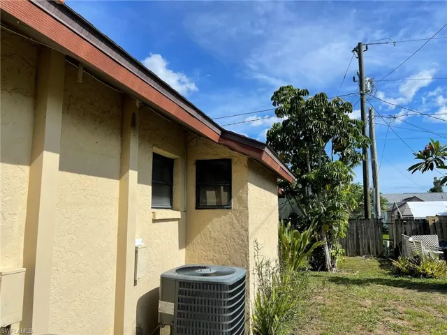 right side yard