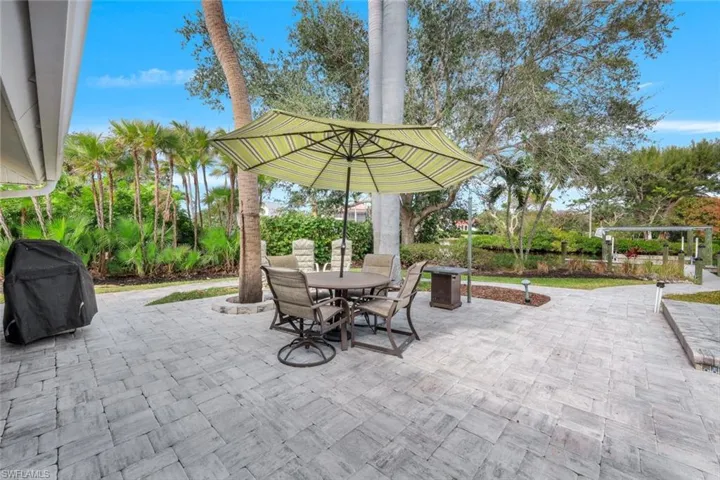 View of patio / terrace with area for grilling