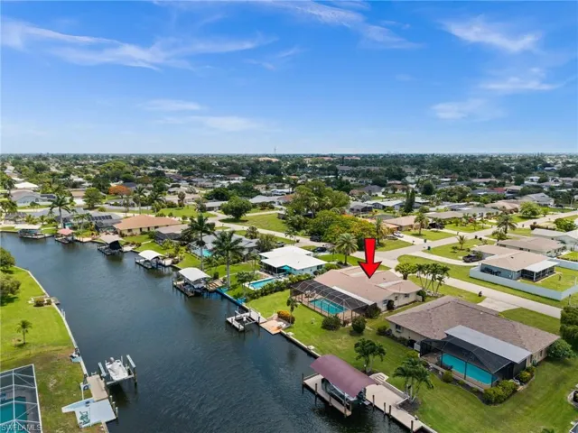 Located on Cape Coral's famous Gulf Access San Carlos Canal