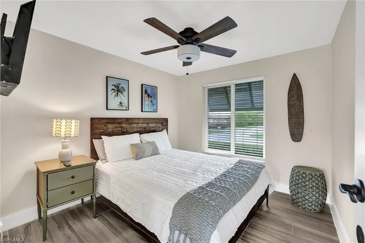 Second bedroom.