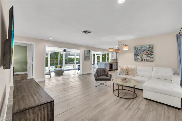 This home is so light, bright and airy!