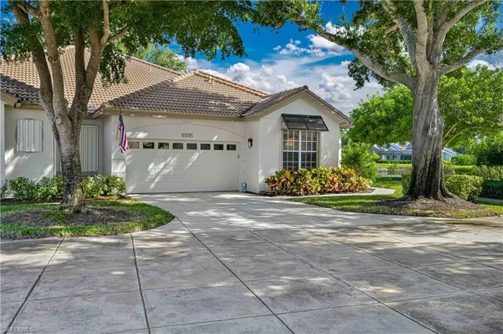 8595 Fairway Bend Dr, Estero, Florida 33967