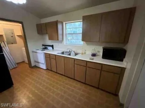 420 SE 1st  ST, South Bay, FL 33493