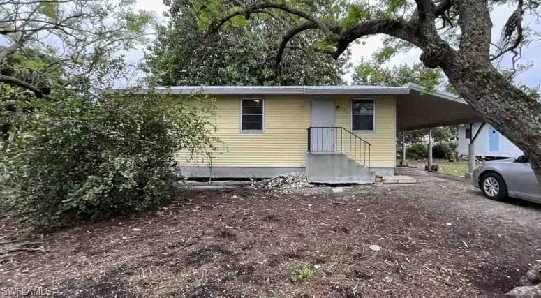 420 SE 1st  ST, South Bay, FL 33493