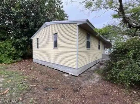 420 SE 1st  ST, South Bay, FL 33493