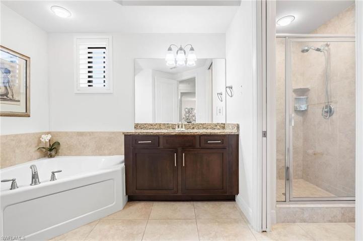 Separate tub & shower