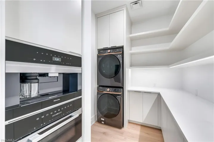 Plentiful storage and Samsung Washer/Dryer
