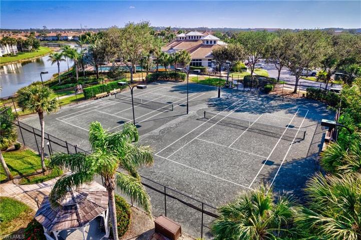 3048  Horizon  LN, NAPLES, FL 34109