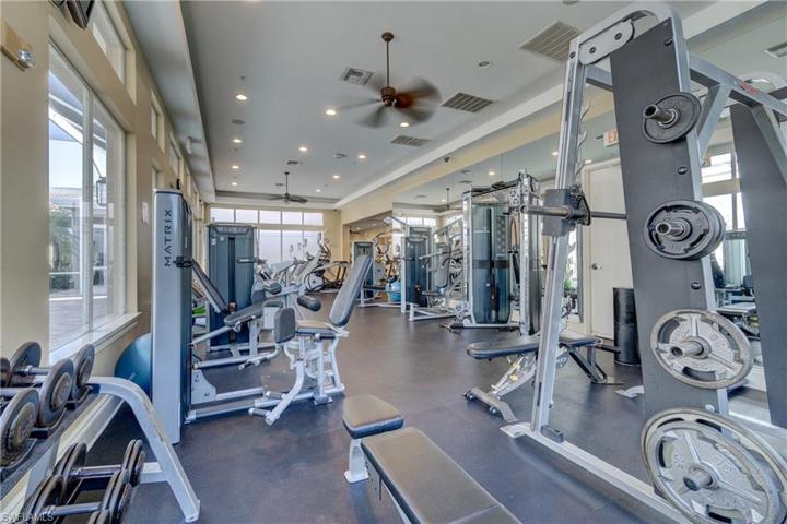 3048  Horizon  LN, NAPLES, FL 34109