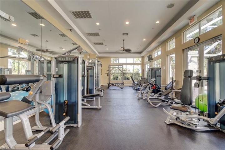 3048  Horizon  LN, NAPLES, FL 34109