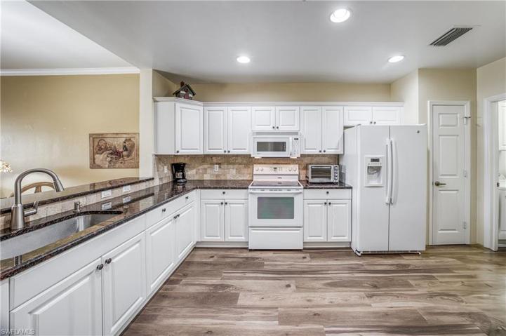 3048  Horizon  LN, NAPLES, FL 34109